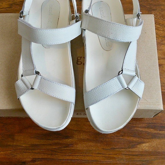 B.O.G Band of the Free Newport Sandals White Leather Casual Shoes Size 7 - Picture 2 of 12